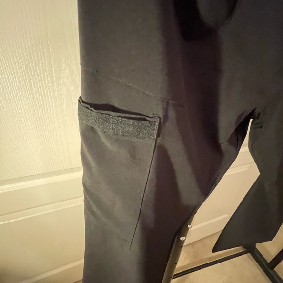 The Dickies EDS Essentials Elastic Waist Cargo Scrub Pants - Picture 4 of 6